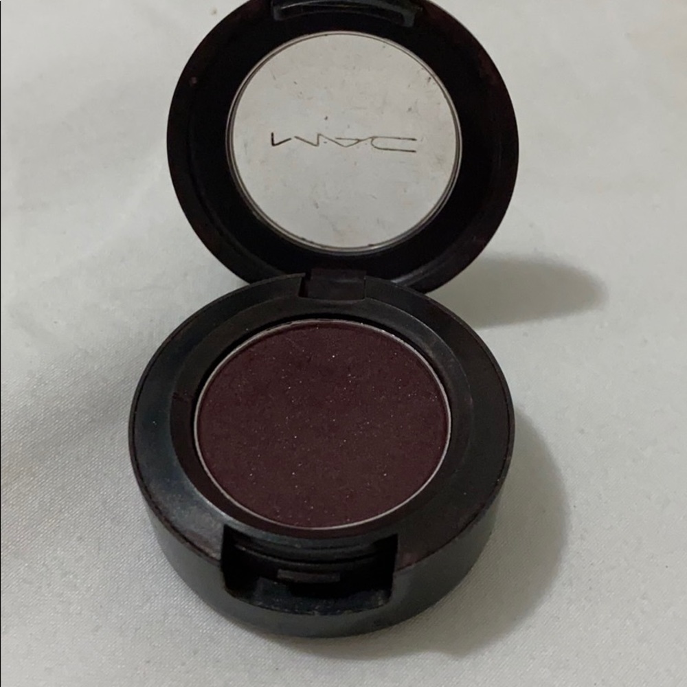 Deep Plum Mac Eyeshadow